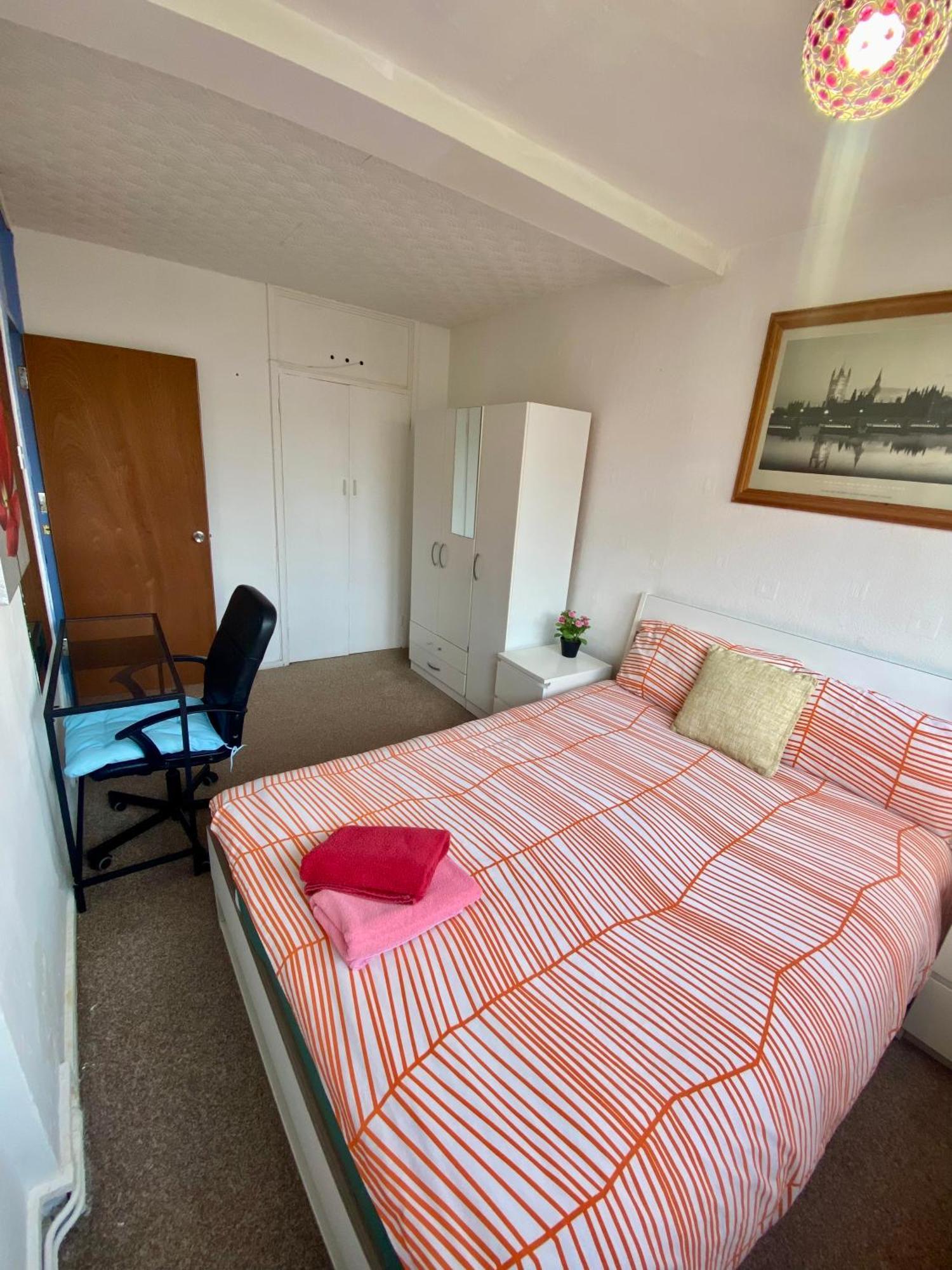 Cosy 3 Bed Apt, Old Truman Brewery! Brick Lane, London, E1 Kültér fotó